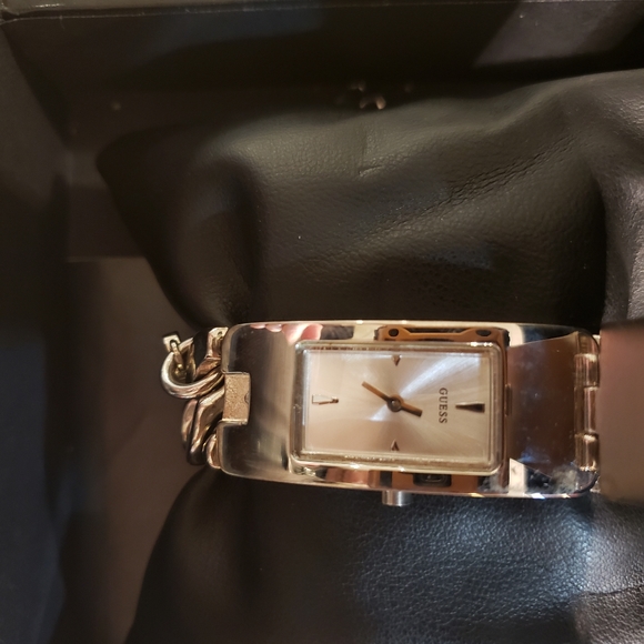 Guess Watch - Picture 2 of 7
